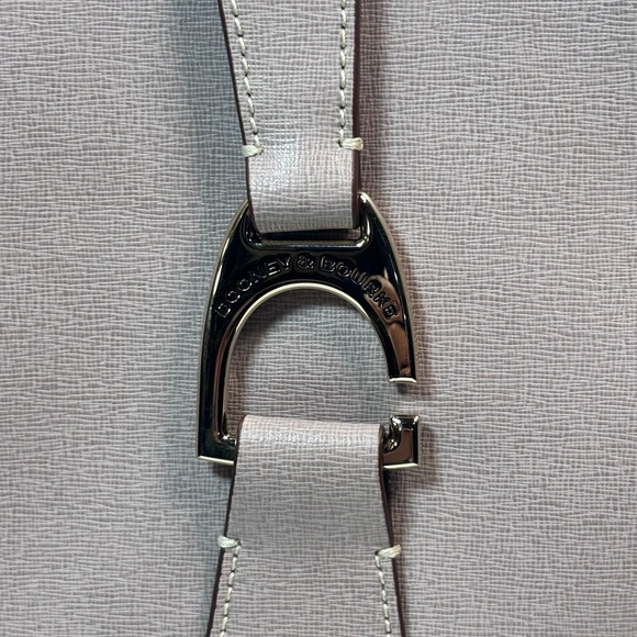 Dooney & Bourke Pink Shoulder Bag with Classic Elegance 🦢🤍 - Picture 7 of 14